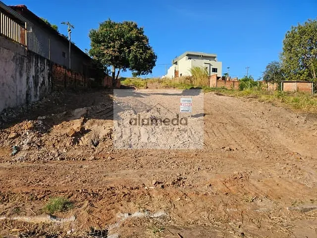 Terreno com 382m², à venda, no bairro JD EUROPA em Jacarezinho