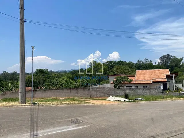 Terreno com 404m², à venda, no bairro Loteamento Residencial Reserva dos Lagos em Pindamonhangaba