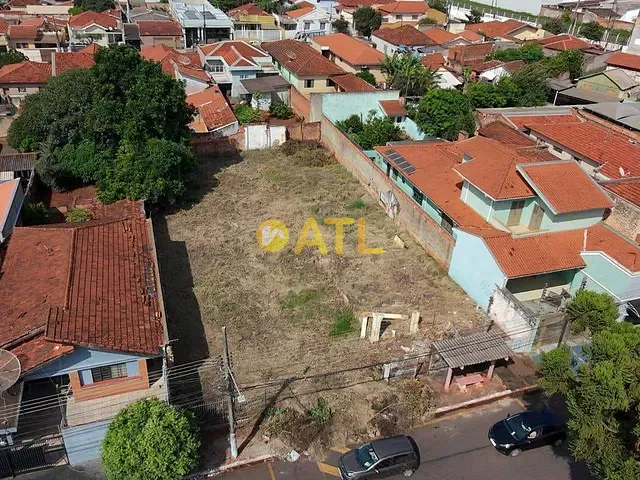 Terreno com 980m², à venda, no bairro Vila Mano em Ourinhos