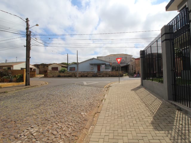 Terreno com 425m², à venda, no bairro Oficinas em Ponta Grossa