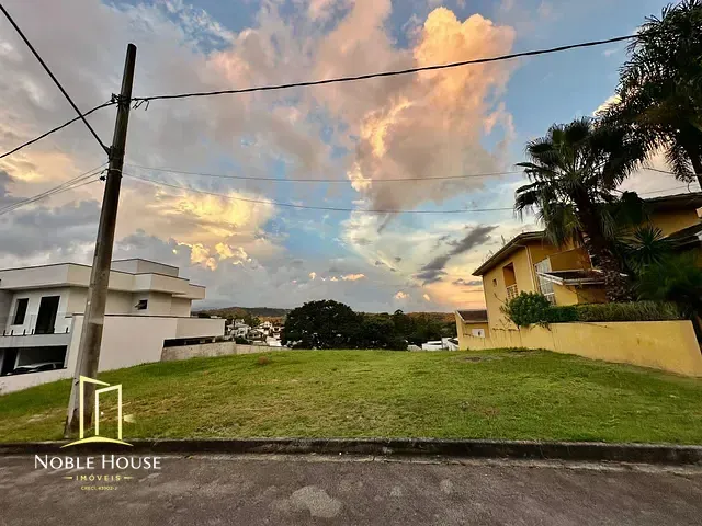 Terreno com 635m², à venda, no bairro Residencial Delle Stelle em Louveira