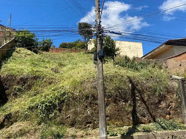 Terreno com 300m², à venda, no bairro Dom Bosco em Poços de Caldas