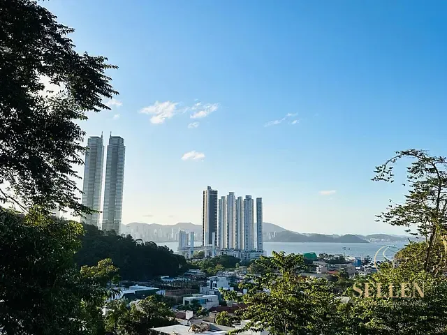 Terreno com 440m², à venda, no bairro Barra em Balneário Camboriú