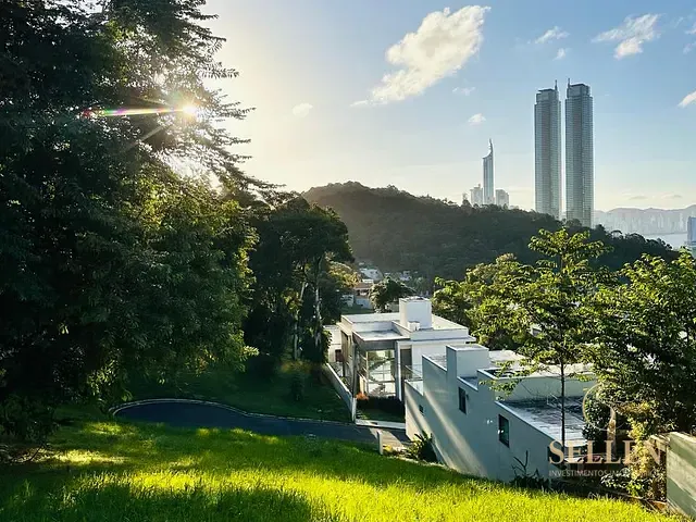 Terreno com 440m², à venda, no bairro Barra em Balneário Camboriú