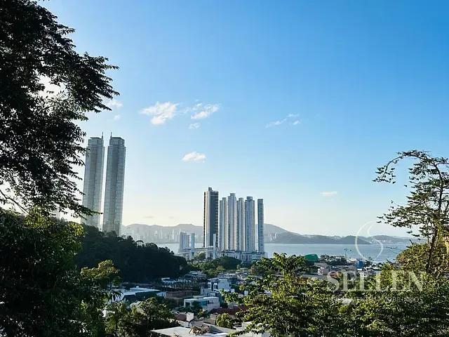Terreno com 440m², à venda, no bairro Barra em Balneário Camboriú