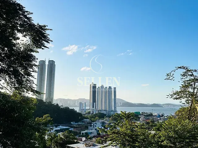 Terreno com 440m², à venda, no bairro Barra em Balneário Camboriú