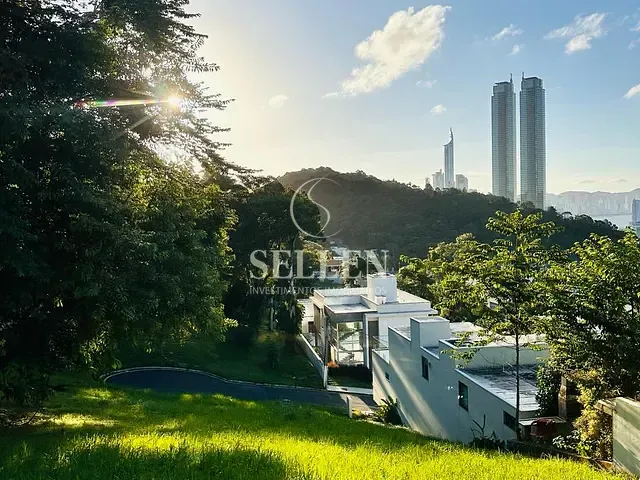 Terreno com 440m², à venda, no bairro Barra em Balneário Camboriú