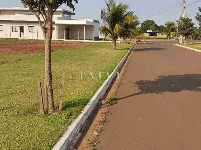 Terreno com 827m², à venda, no bairro Paranagi em Sertaneja