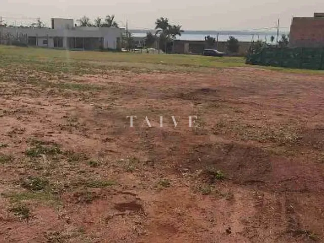 Terreno com 827m², à venda, no bairro Paranagi em Sertaneja