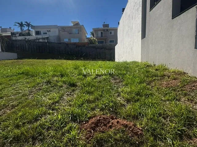 Terreno com 324m², à venda, no bairro Loteamento Brisas do Lago em Jundiaí