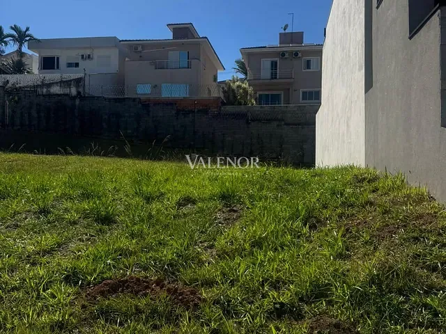 Terreno com 324m², à venda, no bairro Loteamento Brisas do Lago em Jundiaí