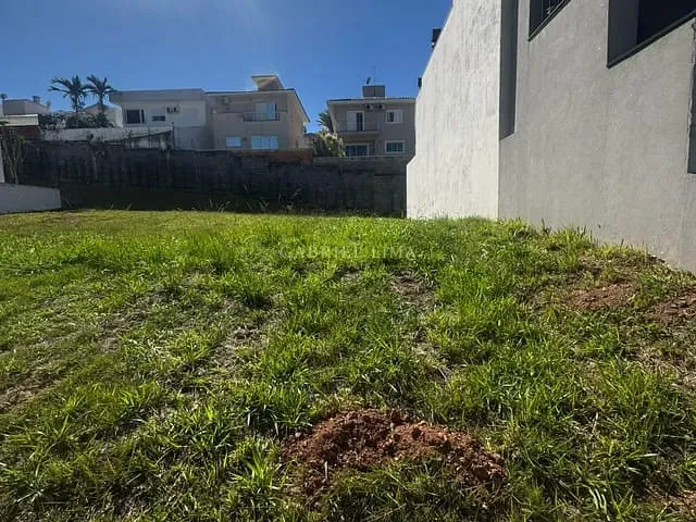 Terreno com 324m², à venda, no bairro Loteamento Brisas do Lago em Jundiaí
