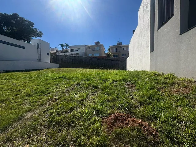 Terreno com 324m², à venda, no bairro Loteamento Brisas do Lago em Jundiaí
