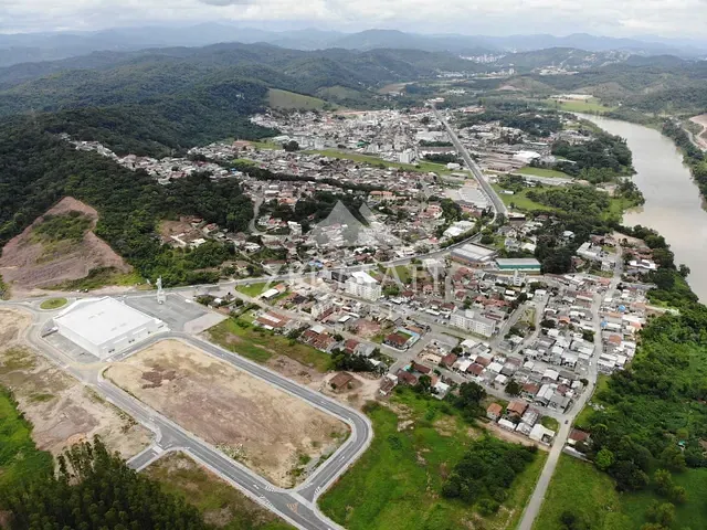 Terreno com 988m², à venda, no bairro Figueira / Bela Vista em Gaspar