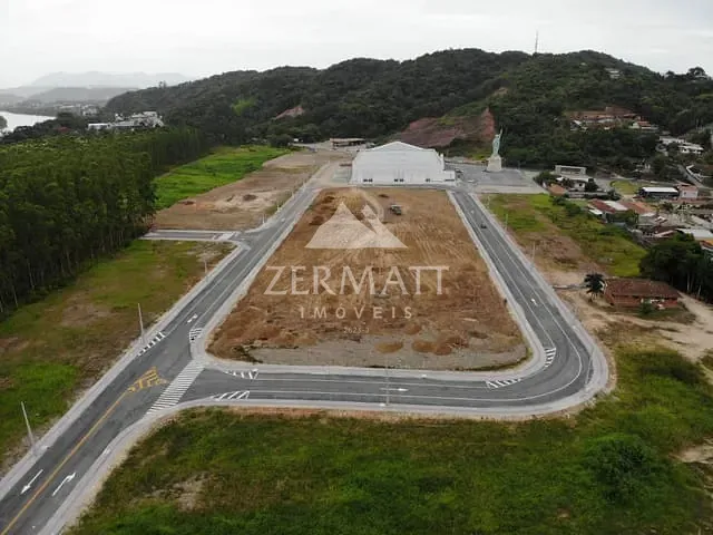 Terreno com 988m², à venda, no bairro Figueira / Bela Vista em Gaspar