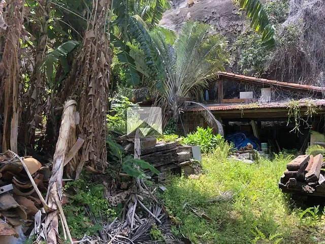 Terreno com 900m², à venda, no bairro Itacoatiara em Niterói