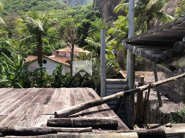 Terreno com 900m², à venda, no bairro Itacoatiara em Niterói