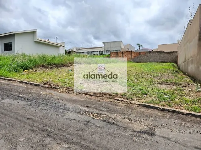 Terreno com 260m², à venda, no bairro POMPÉIA 3 em Jacarezinho