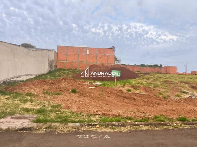 Terreno com 362m², à venda, no bairro Jardim Catuaí em Apucarana