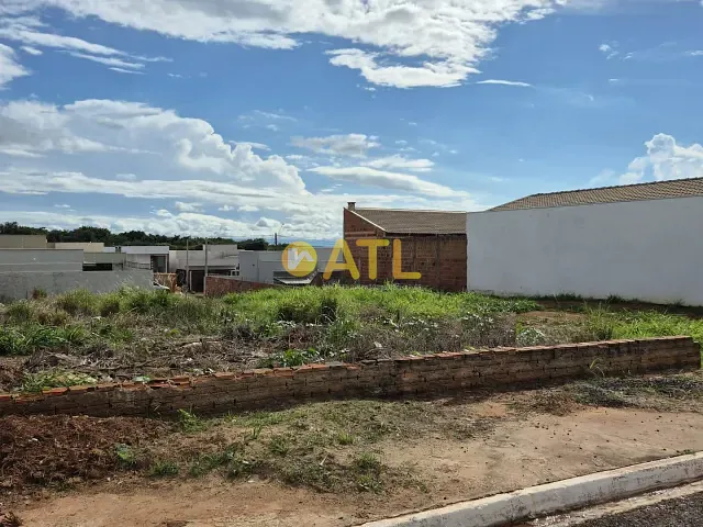 Terreno com 300m², à venda, no bairro Residencial Ville de France em Ourinhos