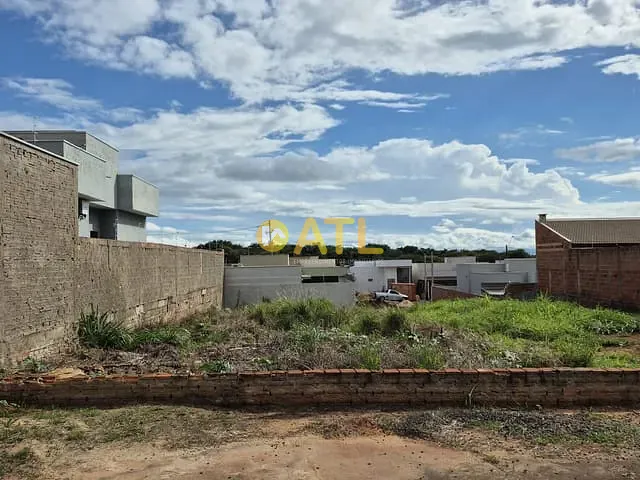 Terreno com 300m², à venda, no bairro Residencial Ville de France em Ourinhos