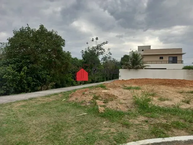 Terreno com 420m², à venda, no bairro Mombaça em Pindamonhangaba