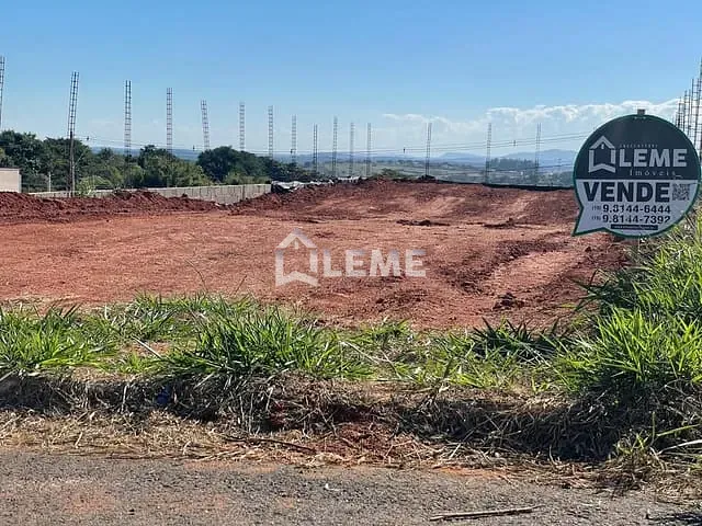 Terreno com 300m², à venda, no bairro Vila Naufel em Mococa