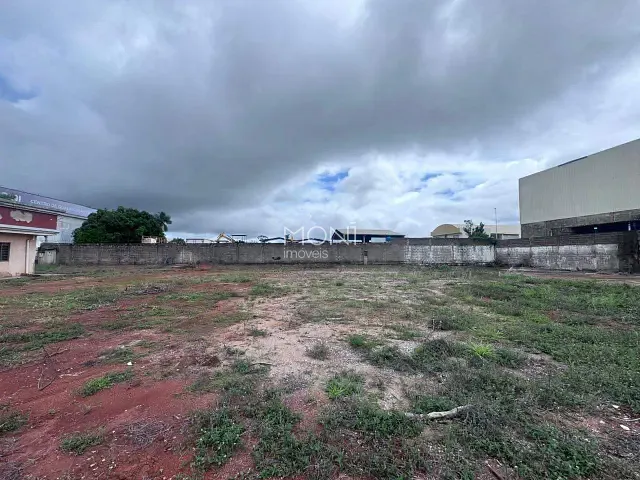 Terreno com 2240m², à venda, no bairro Zona Industrial (Guará) em Brasília