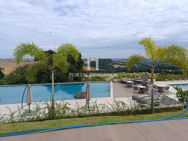 Terreno com 450m², à venda, no bairro Área Rural de Bragança Paulista em Bragança Paulista