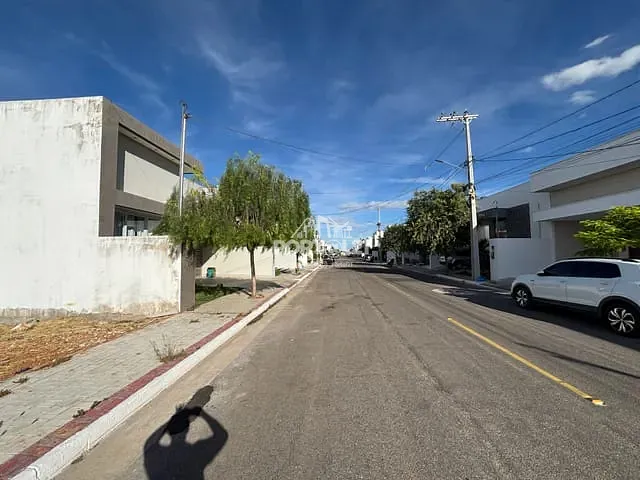 Terreno com 200m², à venda, no bairro Fernando Idalino em Petrolina