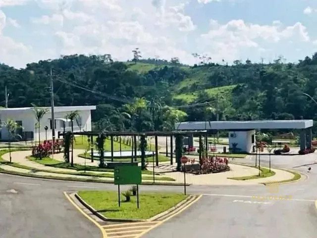 Terreno com 240m², à venda, no bairro Casa de Pedra em Volta Redonda