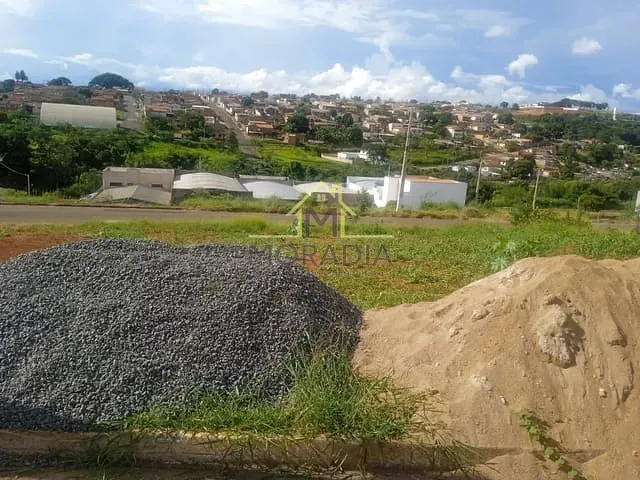 Terreno com 200m², à venda, no bairro Jardim Aeroporto em Guaxupé