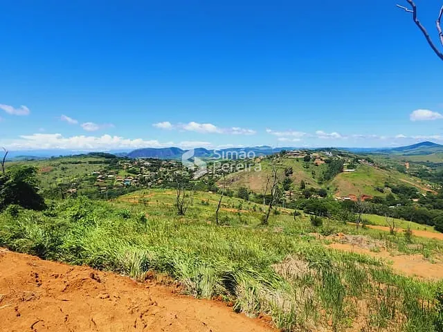 Terreno com 493m², à venda, no bairro Balança em Simão Pereira