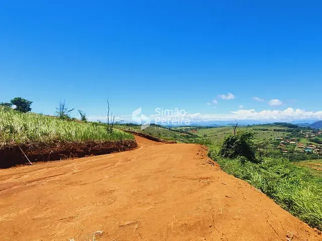 Terreno com 493m², à venda, no bairro Balança em Simão Pereira
