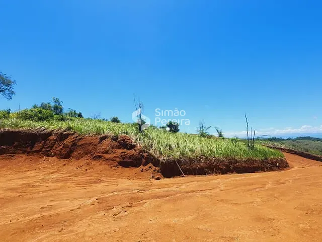 Terreno com 493m², à venda, no bairro Balança em Simão Pereira