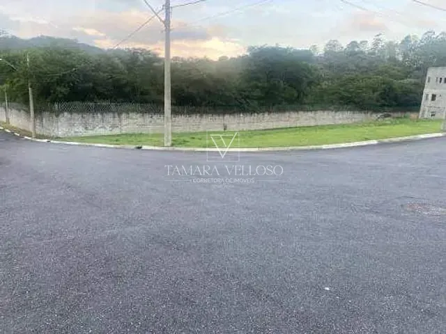 Terreno com 417m², à venda, no bairro Residencial Veneza I em Mogi das Cruzes