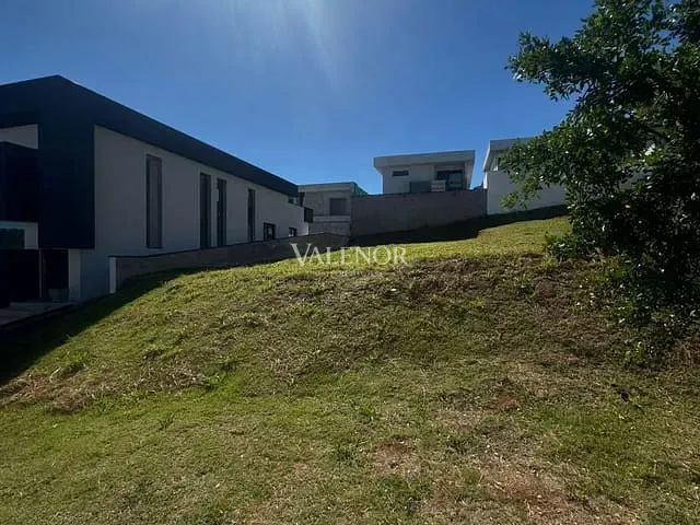 Terreno com 360m², à venda, no bairro Loteamento Brisas do Lago em Jundiaí