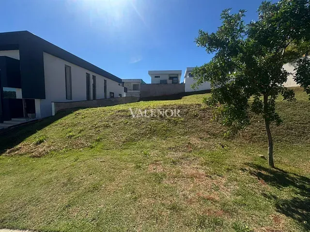 Terreno com 360m², à venda, no bairro Loteamento Brisas do Lago em Jundiaí