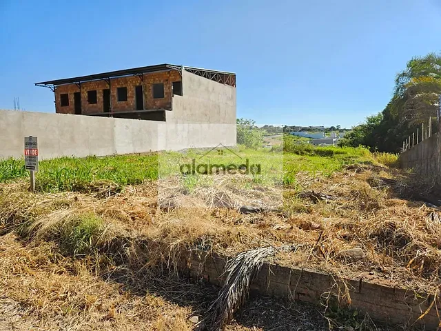 Terreno com 465m², à venda, no bairro NOVA JACAREZINHO em Jacarezinho