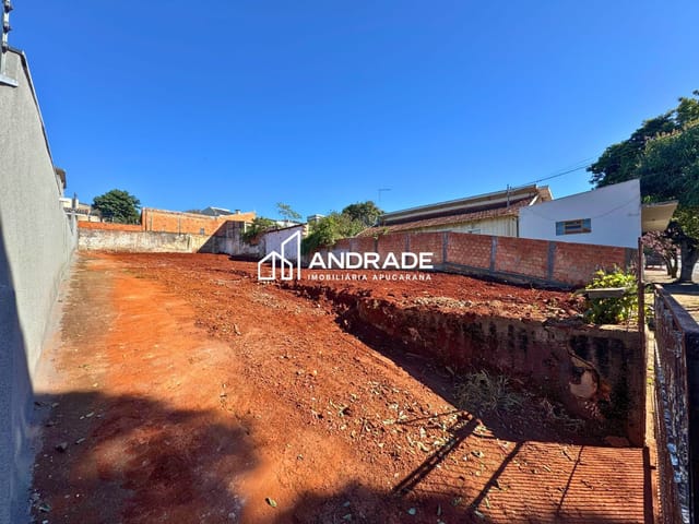Terreno com 396m², à venda, no bairro Centro em Apucarana