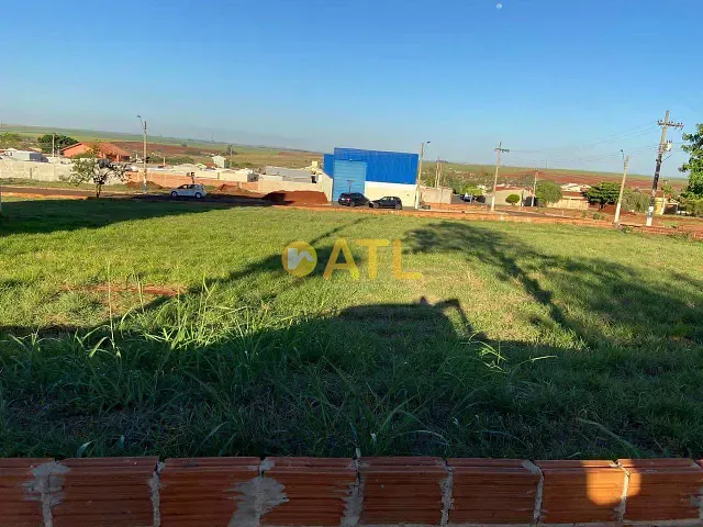 Terreno com 300m², à venda, no bairro Jardim Josefina em Ourinhos
