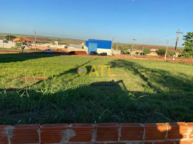 Terreno com 300m², à venda, no bairro Jardim Josefina em Ourinhos