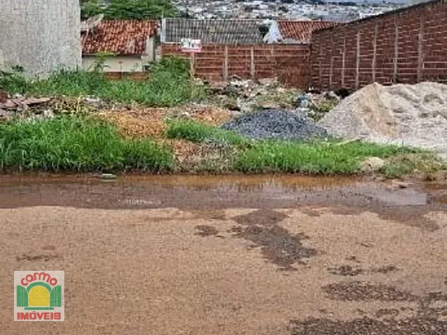 Terreno com 300m², à venda, no bairro Parque Brasília 2ª Etapa em Anápolis