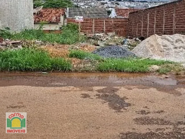 Terreno com 300m², à venda, no bairro Parque Brasília 2ª Etapa em Anápolis