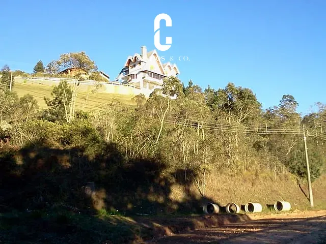 Terreno com 2876m², à venda, no bairro Portal do Capivari em Campos Do Jordão