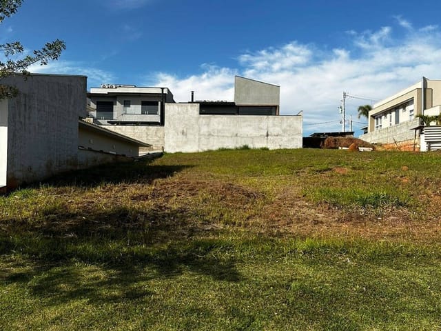 Terreno com 360m², à venda, no bairro Jardim São Pedro em Mogi das Cruzes