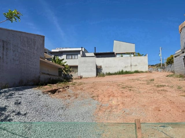 Terreno com 360m², à venda, no bairro Jardim São Pedro em Mogi das Cruzes