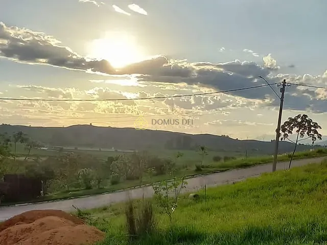 Terreno com 385m², à venda, no bairro Bela Vista em Resende