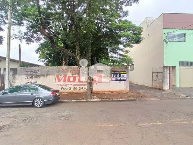 Terreno com 600m², à venda, no bairro Centro em Rolândia