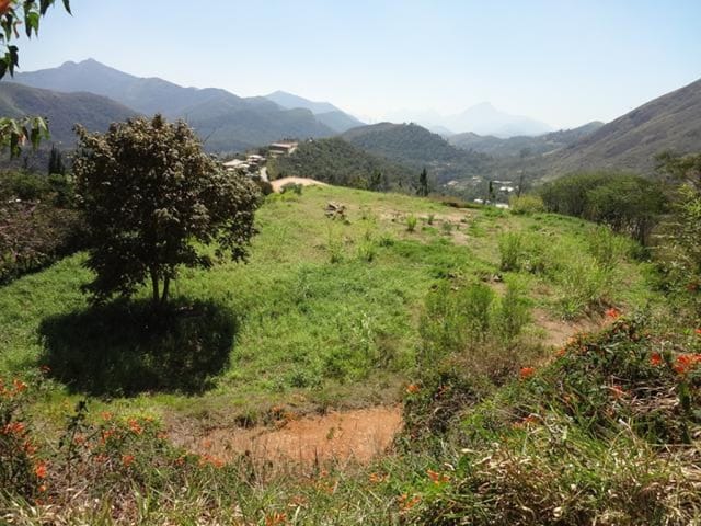 Terreno à venda, no bairro Itaipava em Petrópolis